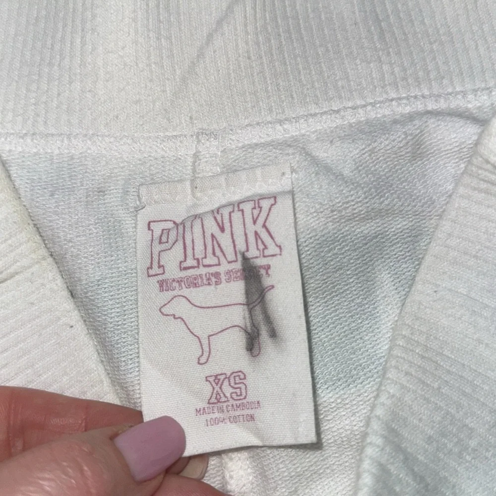 victoria’s Secret PINK girls &!Women's White Shorts with Blue Logo xs - Picture 6 of 6